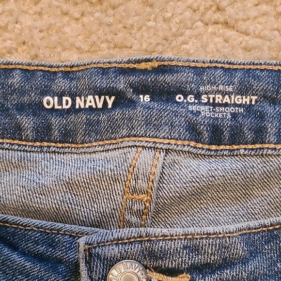 Old Navy Women Medium Blue Straight-Leg Jeans - Picture 3 of 8